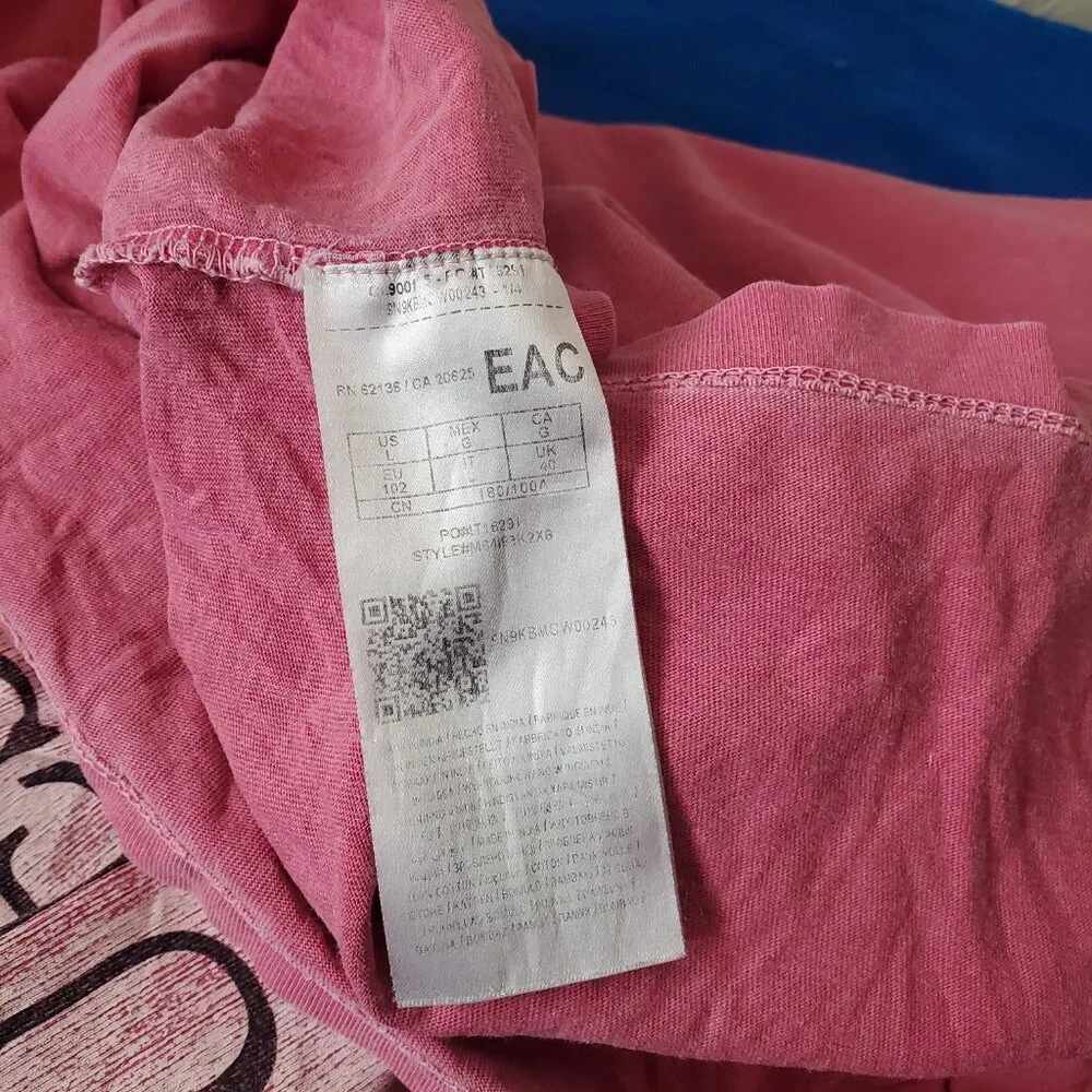 VTG Guess big logo faded red/pink large tshirt - Picture 7 of 8